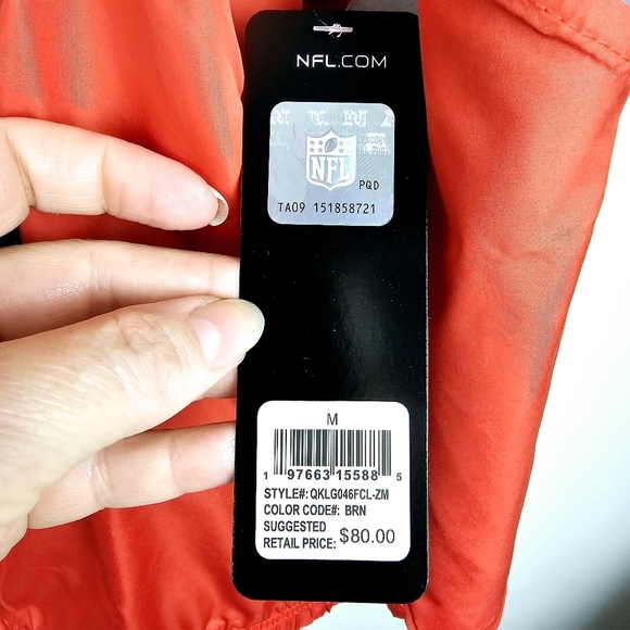 NFL Cleveland Browns 1/4 Zip Lightweight Windbreaker Hooded Pullover NWT - Picture 5 of 12